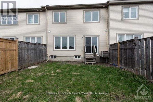 Living room - 1037 Pampero Crescent, Ottawa, ON K2S0N5 Photo 3