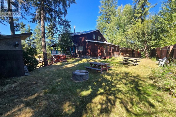1037 Raft River Road, Clearwater, BC, photo 2