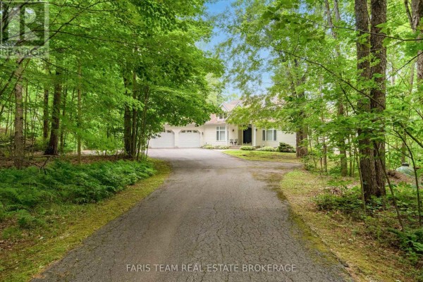 Primary Bedroom - 1037 Rockcastle Road, Gravenhurst, ON P0E1N0 Photo 4