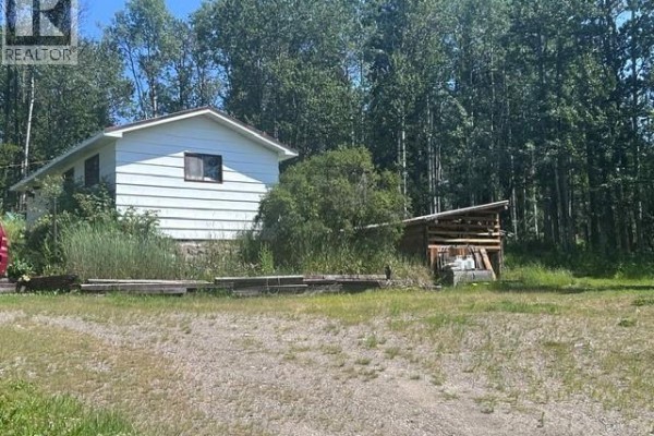 Living room - 10370 W 16 Highway, Burns Lake, BC V0J1E1 Photo 4
