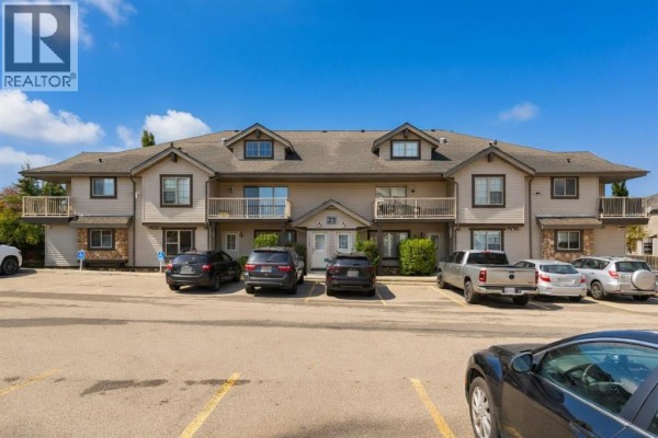 104, 23 Everridge Square Sw, Calgary