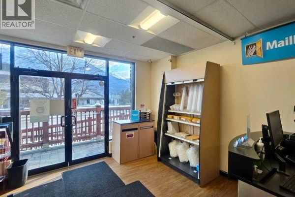 104, 743 Railway Avenue, Canmore, AB T3H3C4 Photo 4