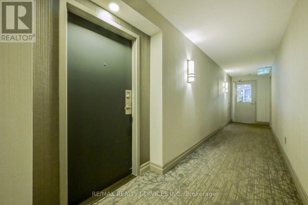 Bedroom - 104 - 12 Laurelcrest Street, Brampton, ON L6S5Y4 Photo 5