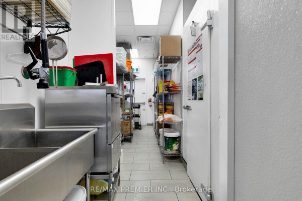 104 - 2151 St. Clair Avenue, Toronto, ON M6N1K5 Photo 5