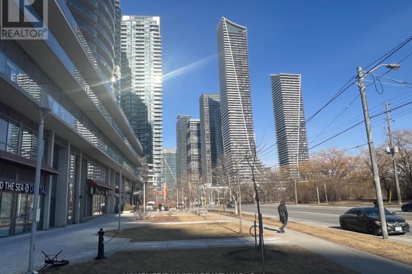 104 - 2240 Lake Shore Boulevard W, Toronto