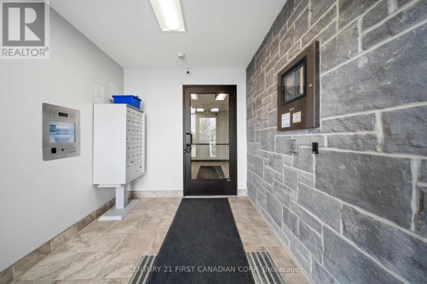 104 - 263 Butler Street, Lucan Biddulph, ON, photo 2