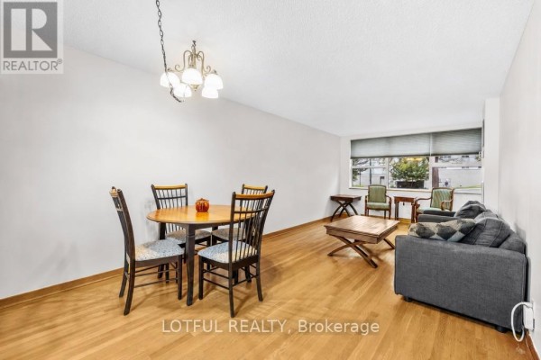 Bedroom - 104 - 555 Brittany Drive, Ottawa, ON K1K4C5 Photo 5
