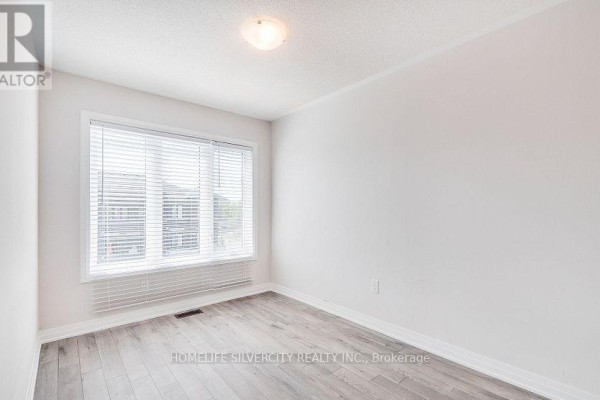 Bedroom 2 - 104 - 585 Colborne Street E, Brantford, ON N3S0K4 Photo 5