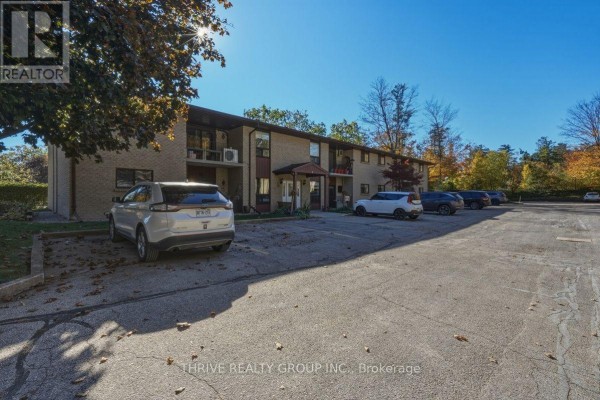 Kitchen - 104 - 8 Lake Road, Lambton Shores, ON N0M1T0 Photo 2