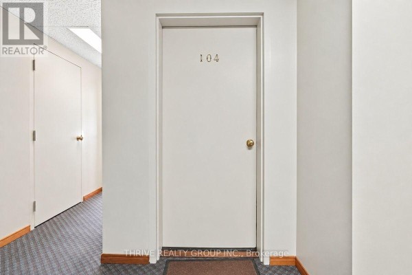 Living room - 104 - 8 Lake Road, Lambton Shores, ON N0M1T0 Photo 4