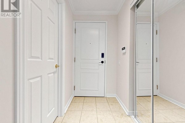 Primary Bedroom - 104 - 9 Northern Heights Drive, Richmond Hill, ON L4B4M5 Photo 5