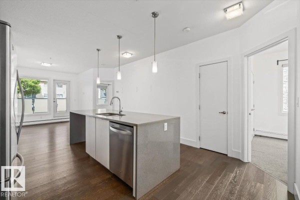 Dining room - #104 10030 83 Av Nw, Edmonton, AB T6E2C2 Photo 2