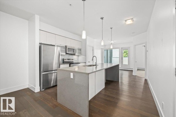 Kitchen - #104 10030 83 Av Nw, Edmonton, AB T6E2C2 Photo 3