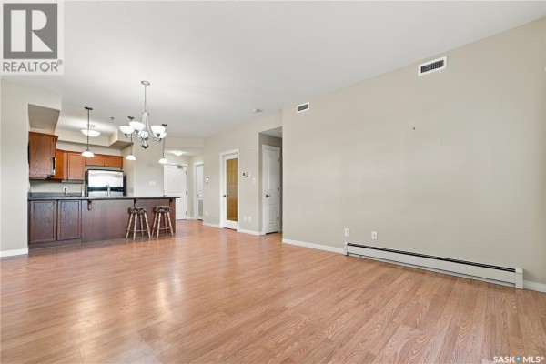 Living room - 104 102 Armistice Way, Saskatoon, SK S7J2Z6 Photo 4