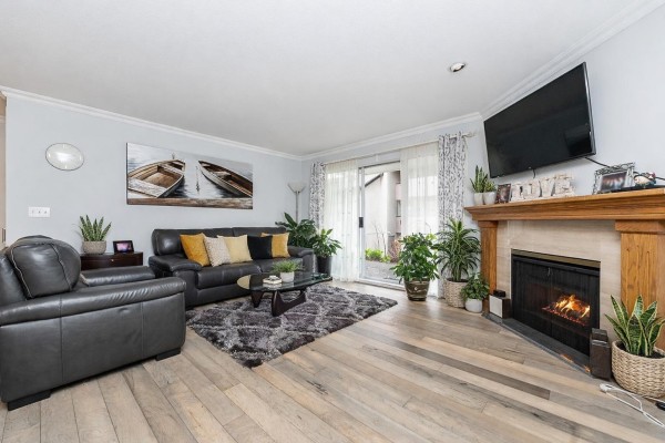 104 1441 Blackwood Street, White Rock, BC V4B3V6 Photo 3
