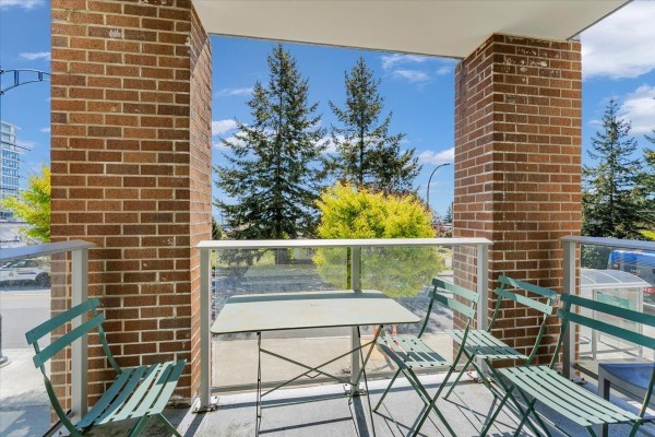 104 15165 Thrift Avenue, Surrey, BC V4B0C1 Photo 5