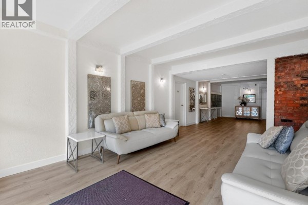 104 170 W 4th Street, North Vancouver, BC V7H3A1 Photo 3