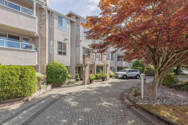 104 1952 152a Street, Surrey, BC V4A9T2 Photo 2