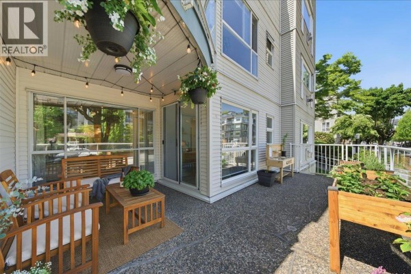 104 2339 Shaughnessy Street, Port Coquitlam, BC V3C3E2 Photo 3
