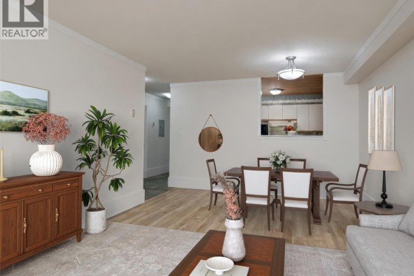 Kitchen - 104 2647 Graham St, Victoria, BC V8T3Y8 Photo 4