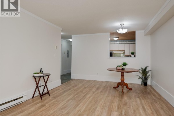 Dining room - 104 2647 Graham St, Victoria, BC V8T3Y8 Photo 5