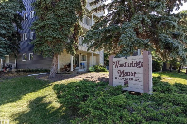 Dining room - #104 316 Woodbridge Wy, Sherwood Park, AB T8A4G3 Photo 2