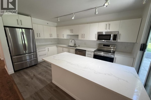 104 555 Austin Avenue, Coquitlam, BC V3K6R8 Photo 3