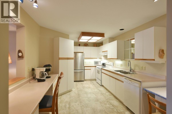 104 5768 Marine Way, Sechelt, BC V7Z0K4 Photo 4