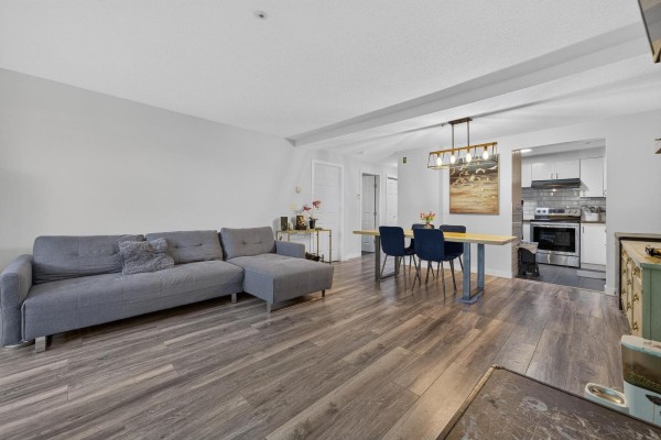 104 7475 138 Street, Surrey, BC V3W0Y9 Photo 4