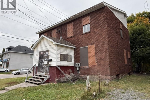 Living room - 104 Albert Street E, Sault Ste  Marie, ON P6A2J1 Photo 3