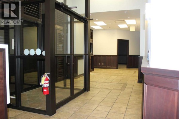 104 And 105, 2201 Box Springs Boulevard Nw, Medicine Hat, AB T1C0C8 Photo 5