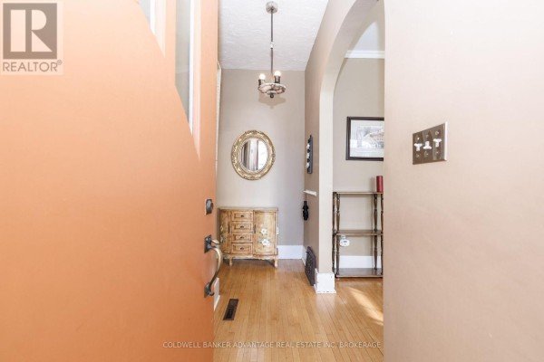 Living room - 104 Bald Street, Welland, ON L3C5C3 Photo 3