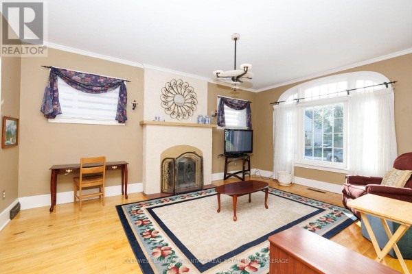 Laundry room - 104 Bald Street, Welland, ON L3C5C3 Photo 4
