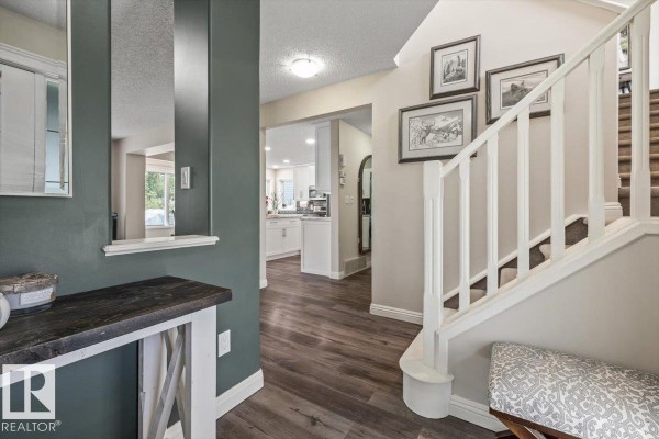 Kitchen - 104 Becker Cr, Fort Saskatchewan, AB T8L0C2 Photo 3