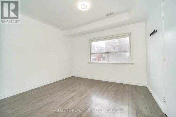 Bedroom - 104 Benson Avenue, Toronto, ON M6G2J1 Photo 5