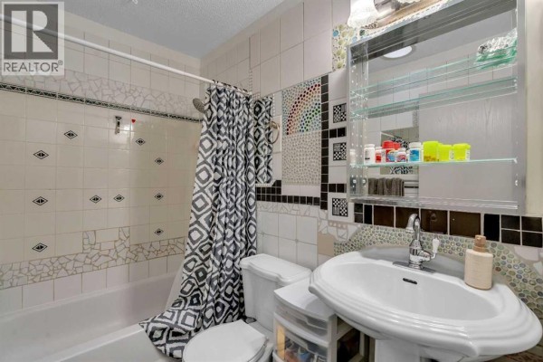 Kitchen - 104 Falsby Way Ne, Calgary, AB T3J1C4 Photo 5