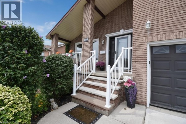 104 Glen Cannon Drive, Stoney Creek, ON, photo 2