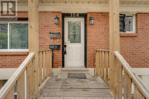 104 Hess Street S, Hamilton, ON L8P3N5 Photo 2