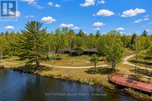 104 K/o Lodge Trail, Laurentian Hills, ON, photo 2