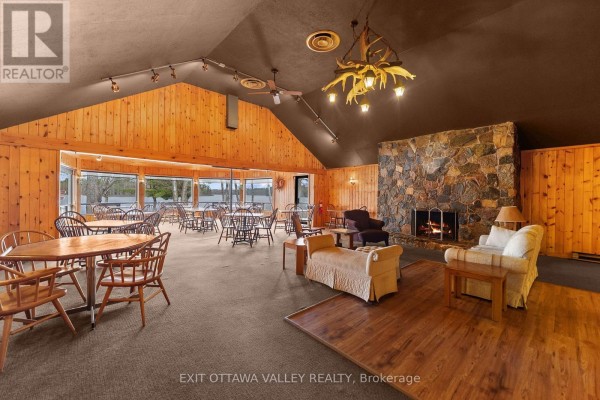 104 K/o Lodge Trail, Laurentian Hills, ON K0J1P0 Photo 4
