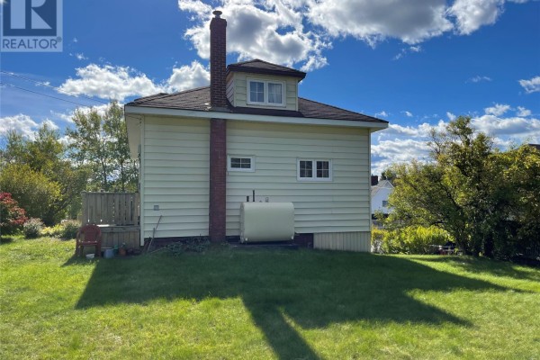 Laundry room - 104 Lincoln Road, Grand Falls Windsor, NL A2A1N5 Photo 4