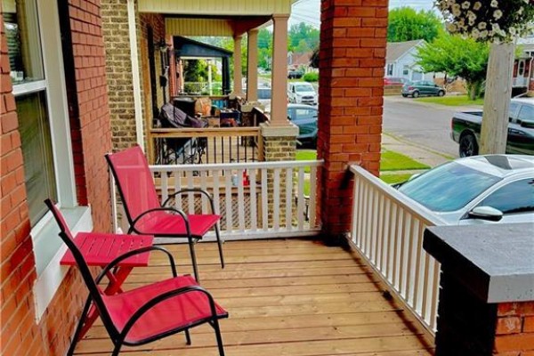 Den - 104 Mary Street, Brantford, ON N3S3B7 Photo 3