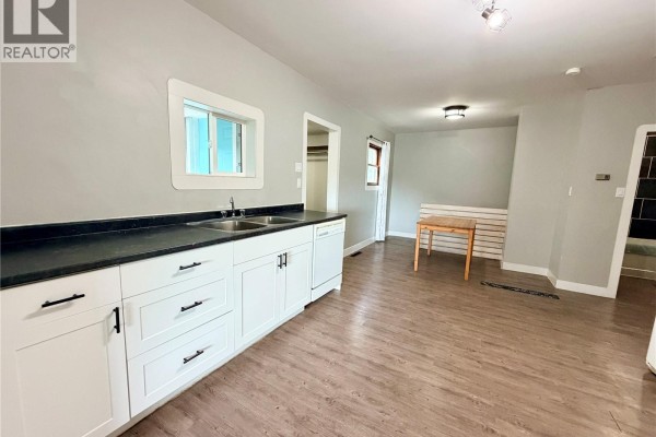 4pc Bathroom - 104 Railway Avenue E, Neilburg, SK S0M2C0 Photo 5