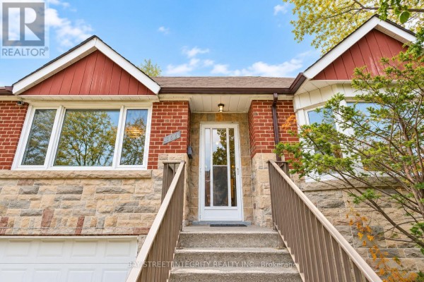 104 Shelborne Avenue, Toronto, ON M5N1Z3 Photo 2
