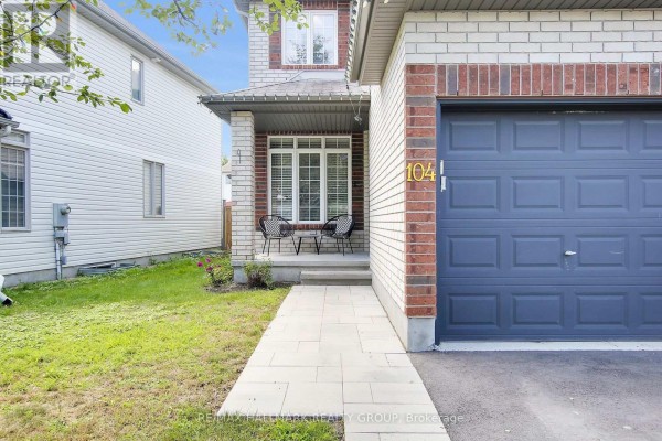 Living room - 104 Strathcarron Crescent, Ottawa, ON K2K0C7 Photo 2