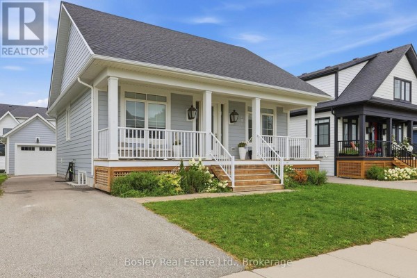104 Sycamore Street, Blue Mountains, ON, photo 2