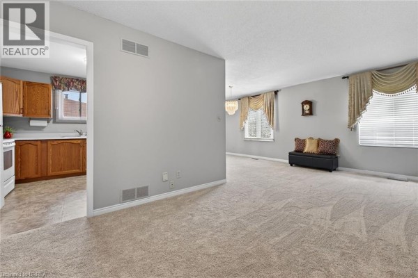 Laundry room - 104 Viscount Road, Brantford, ON N3P1Y6 Photo 5