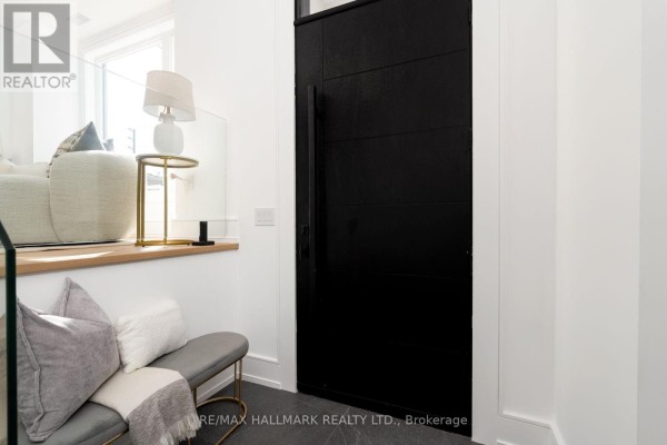 104 Yardley Avenue, Toronto, ON, photo 3