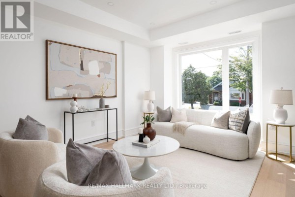 Kitchen - 104 Yardley Avenue, Toronto, ON M4B2B1 Photo 5