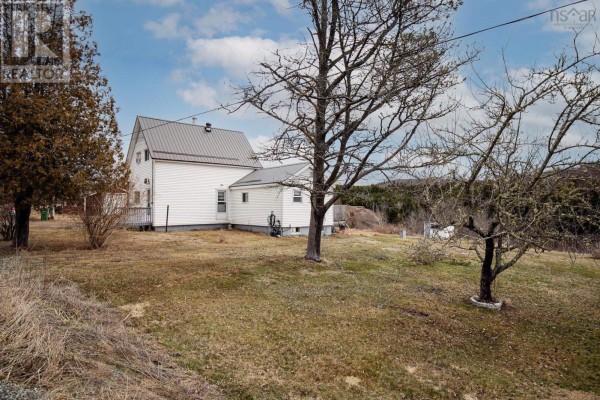 Living room - 104 Yorke Settlement Road, Diligent River, NS B0M1S0 Photo 4